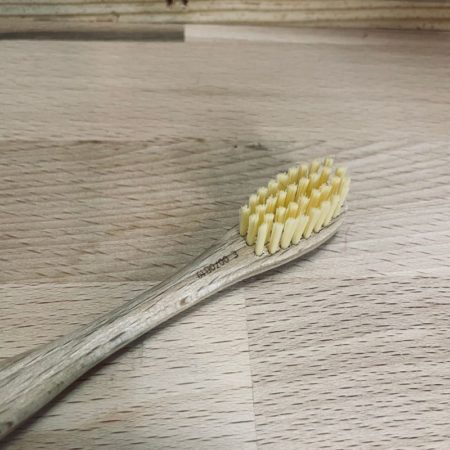 Brosse à dents MEDIUM - Bois Suisse - Liebwerk - soin dentaire naturel